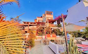 Outsite Todos Santos - Work, Connect, Explore